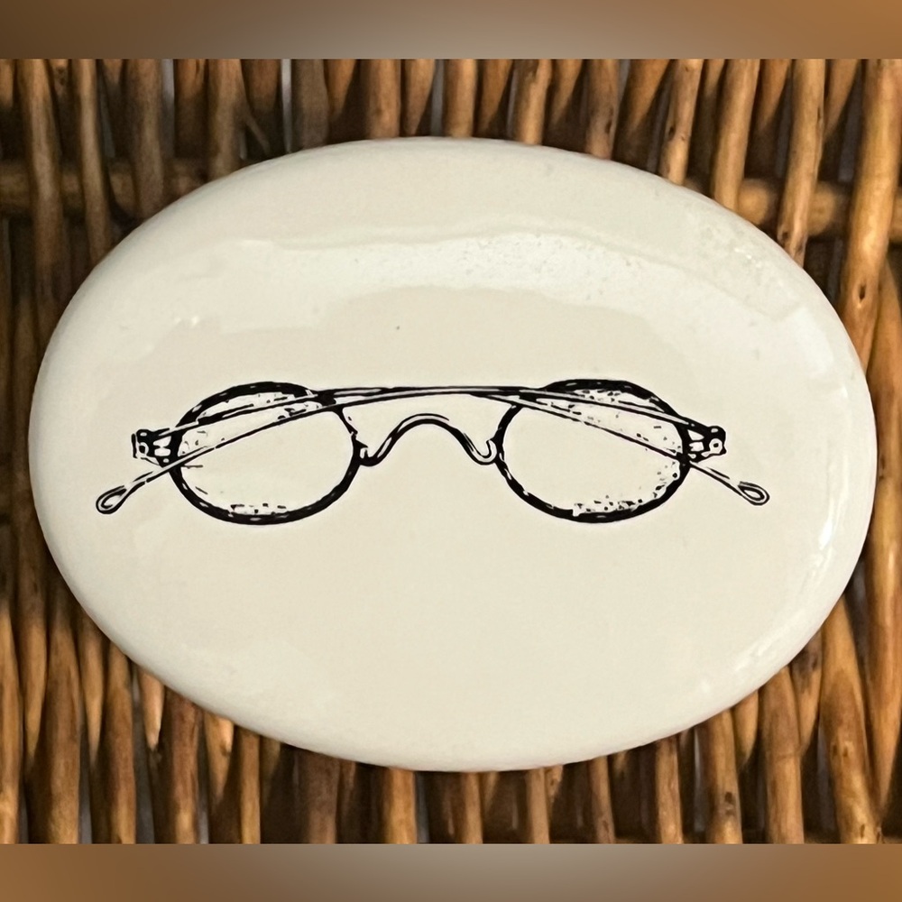 Decorative Ivory Ceramic Box/Container - Picture 2 of 4